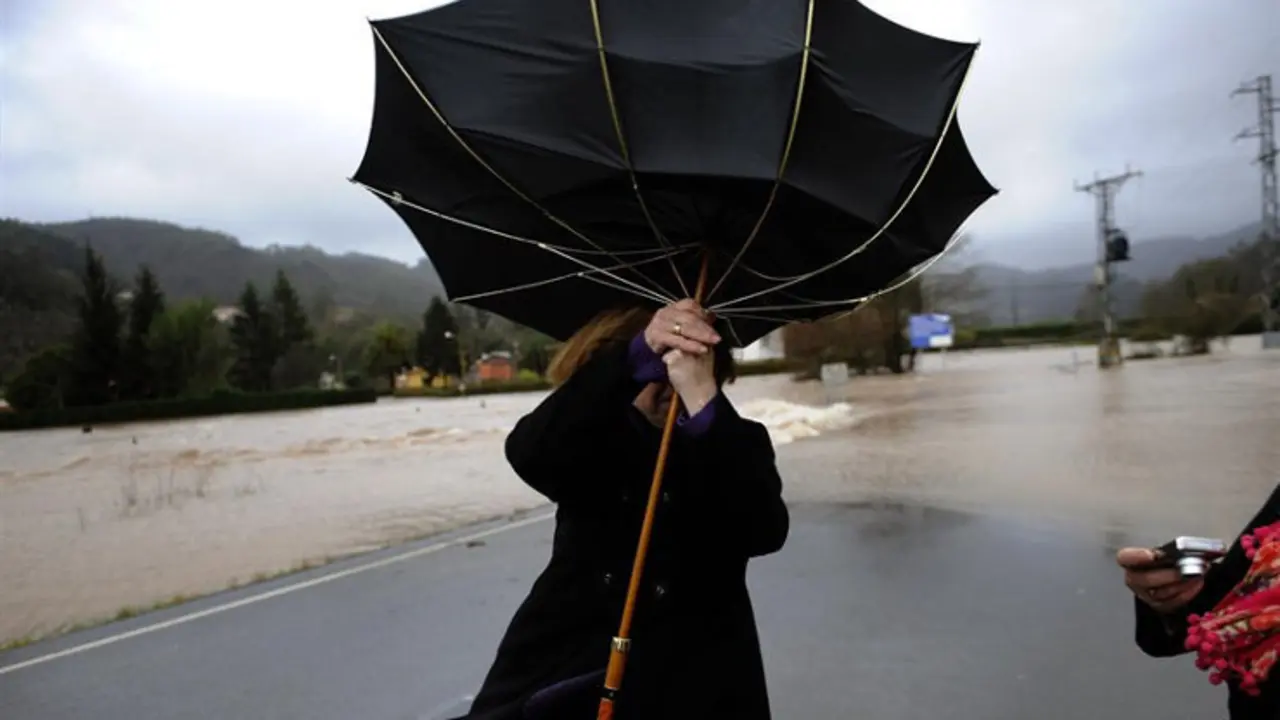 Varios puntos de Cantabria registran en este inicio de jornada fuertes rachas de viento