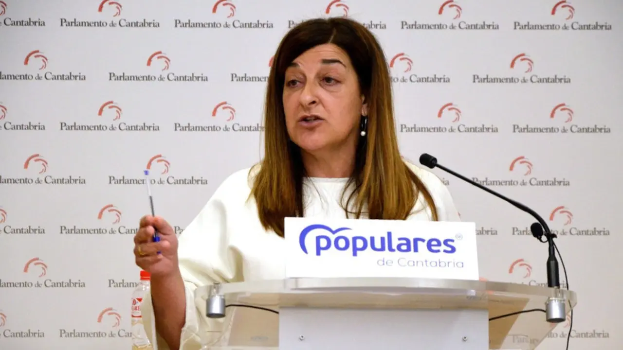La presidenta del PP de Cantabria, María José Sáenz de Buruaga