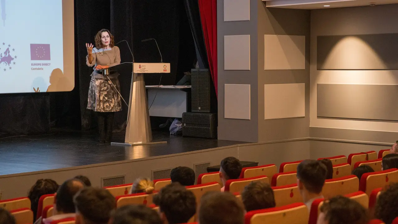 La consejera de Econom&iacute;a, Ana Bel&eacute;n &Aacute;lvarez, en la entrega de los premios del Concurso Objetivo Europa