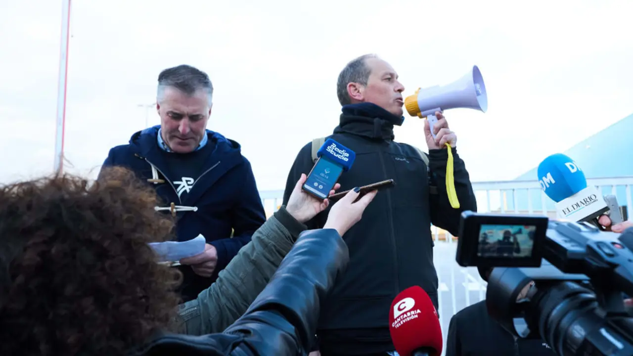 El presidente del comité del sindicato unitario, Álvaro Fernández, y el delegado sindical de SITA-USO, José Antonio Calvente