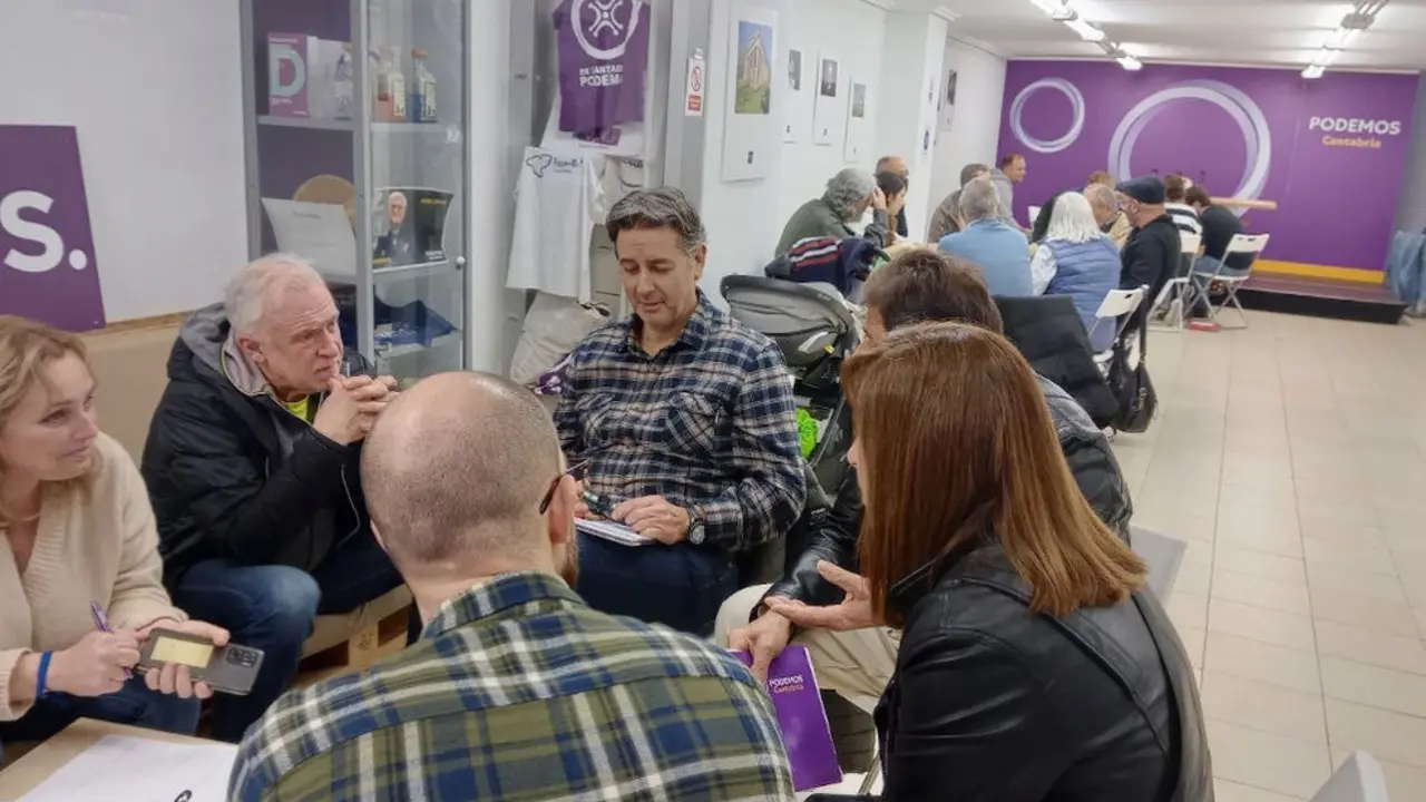 Podemos e IU recogen decenas de propuestas que pondrán %22al servicio de Cantabria%22