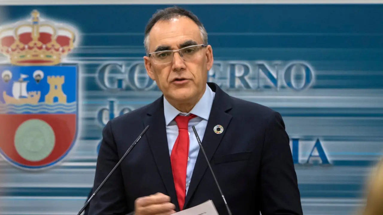 El consejero de Sanidad, Raúl Pesquera, en rueda de prensa