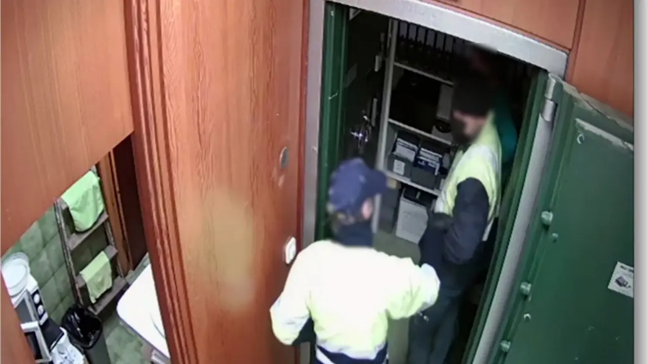 Imagen de uno de los atracos cometidos por la banda