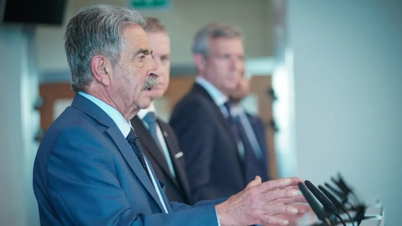 Miguel Ángel Revilla en una rueda de prensa