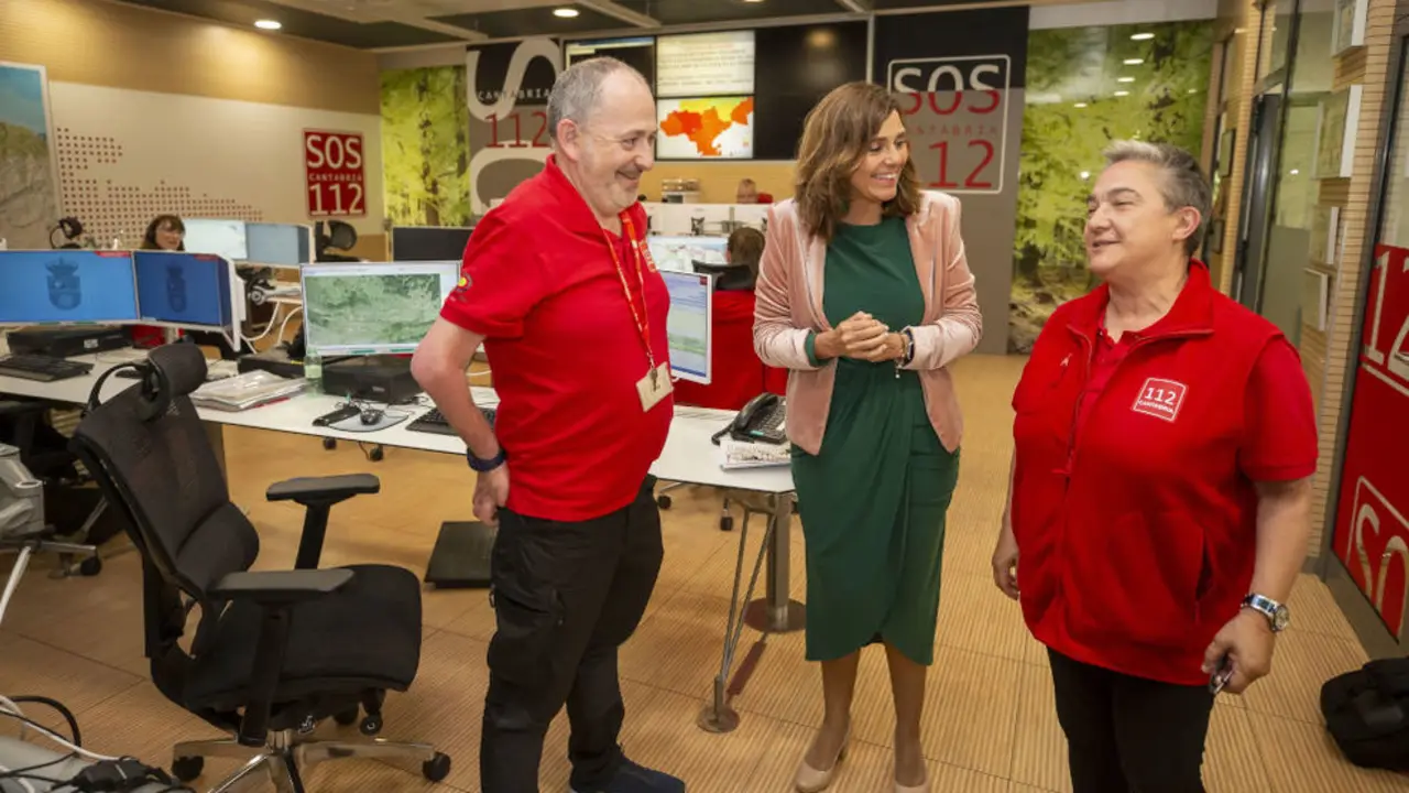 La consejera de Presidencia, Interior, Justicia y Acción Exterior, Paula Fernández, visita la Sala 112