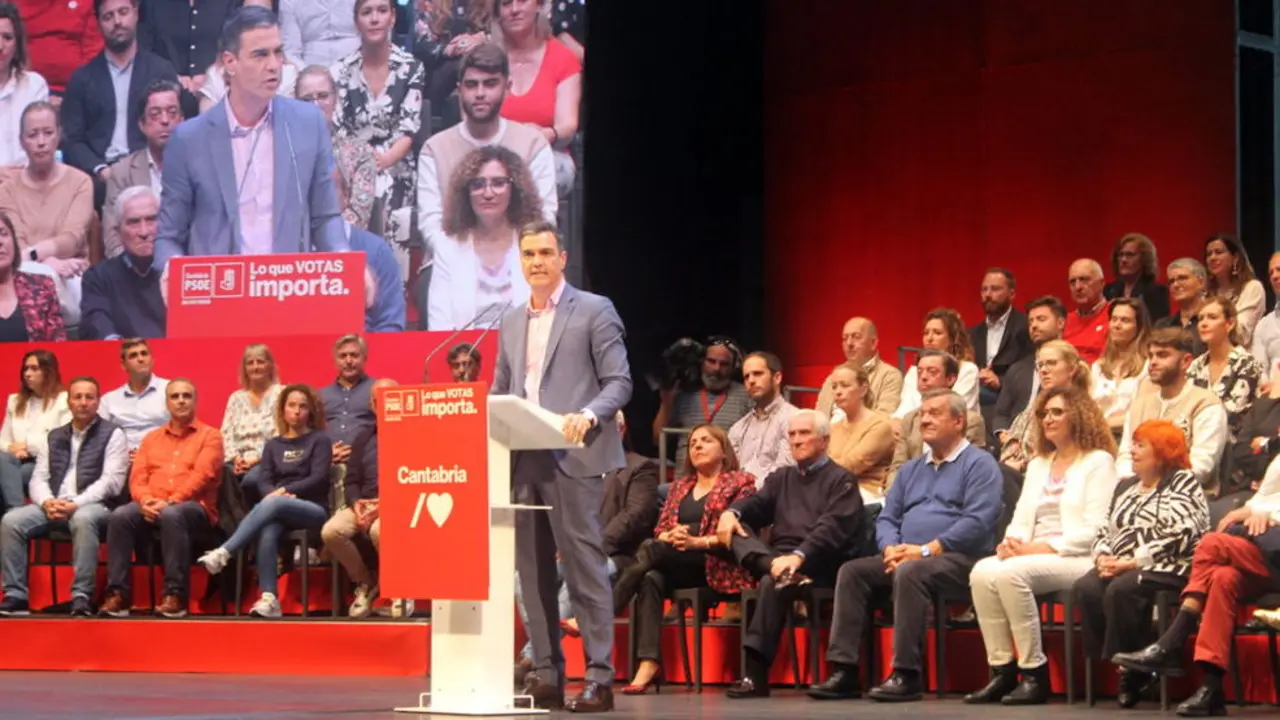 El presidente de España y secretario general del PSOE, Pedro Sánchez, durante el mitin en el Palacio de Festivales | Foto- edc