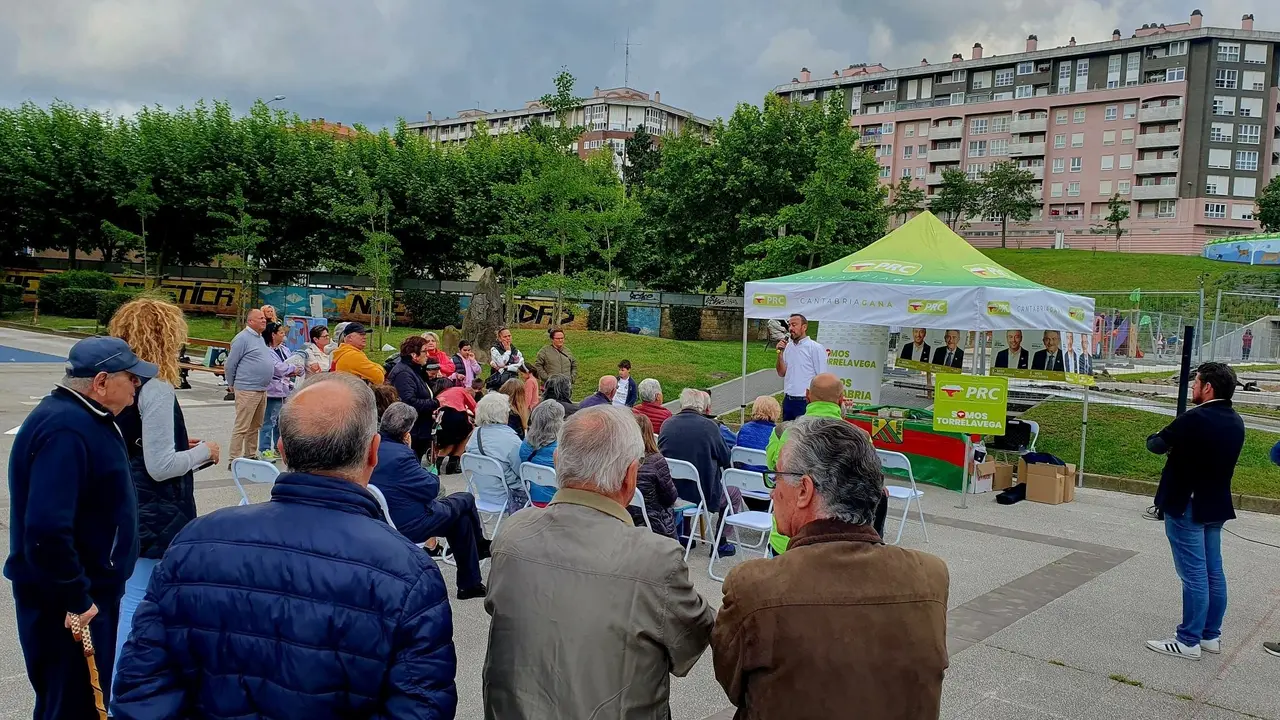 Encuentro del candidato del PRC, Javier L&oacute;pez Estrada, con los vecinos de Nueva Ciudad