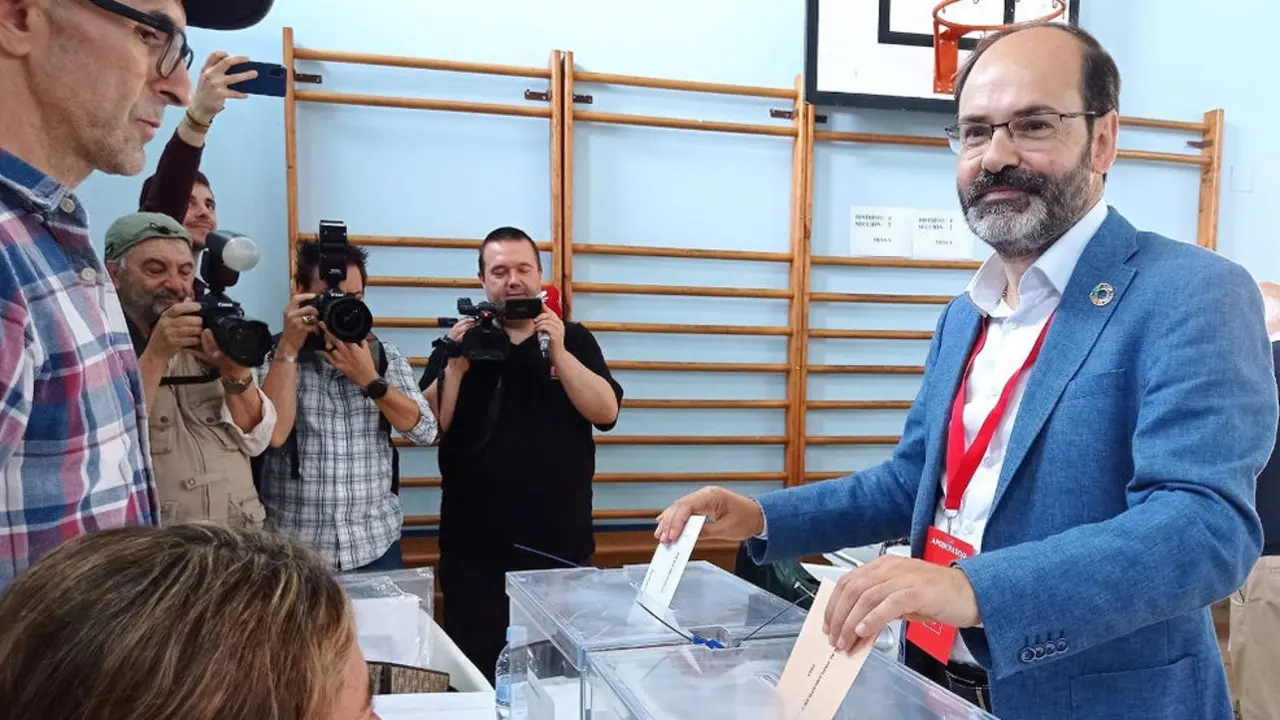 El candidato a alcalde de Torrelavega por el PSOE, José Luis Urraca