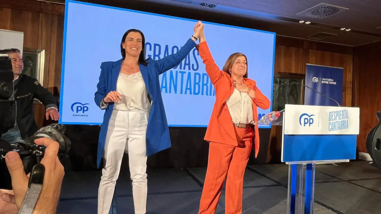Gema Igual y María José Sáenz de Buruaga celebran la victoria del PP en las elecciones de 2023 | Foto- edc