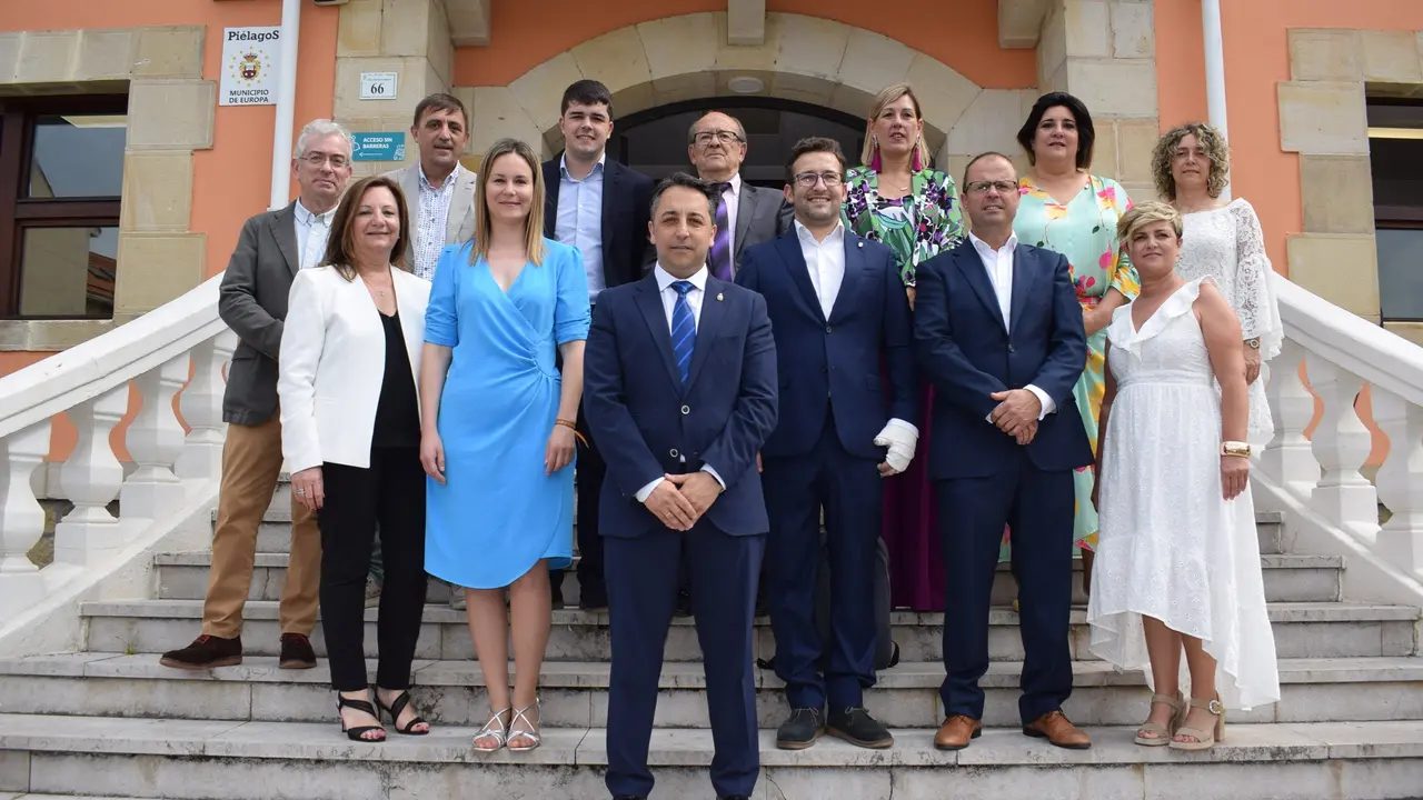 Miembros del equipo de Gobierno municipal de Pi&eacute;lagos