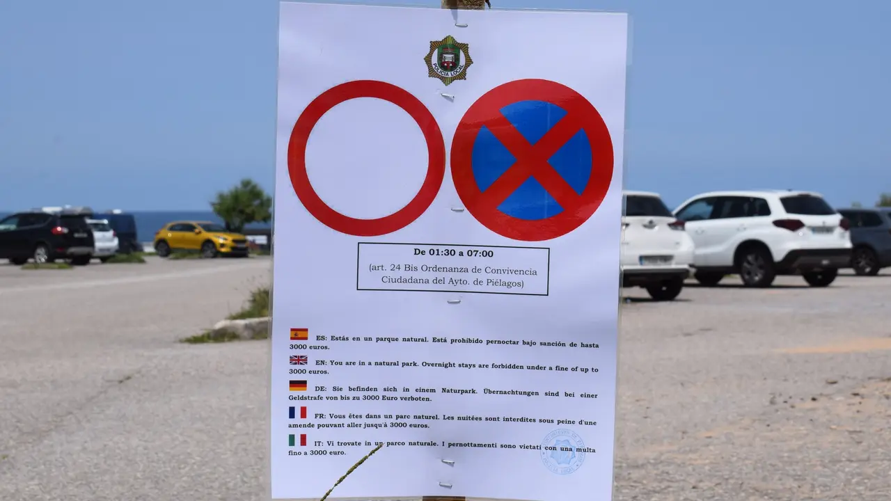 Campa&ntilde;a informativa sobre la proghici&oacute;n de aparcar en Liencres