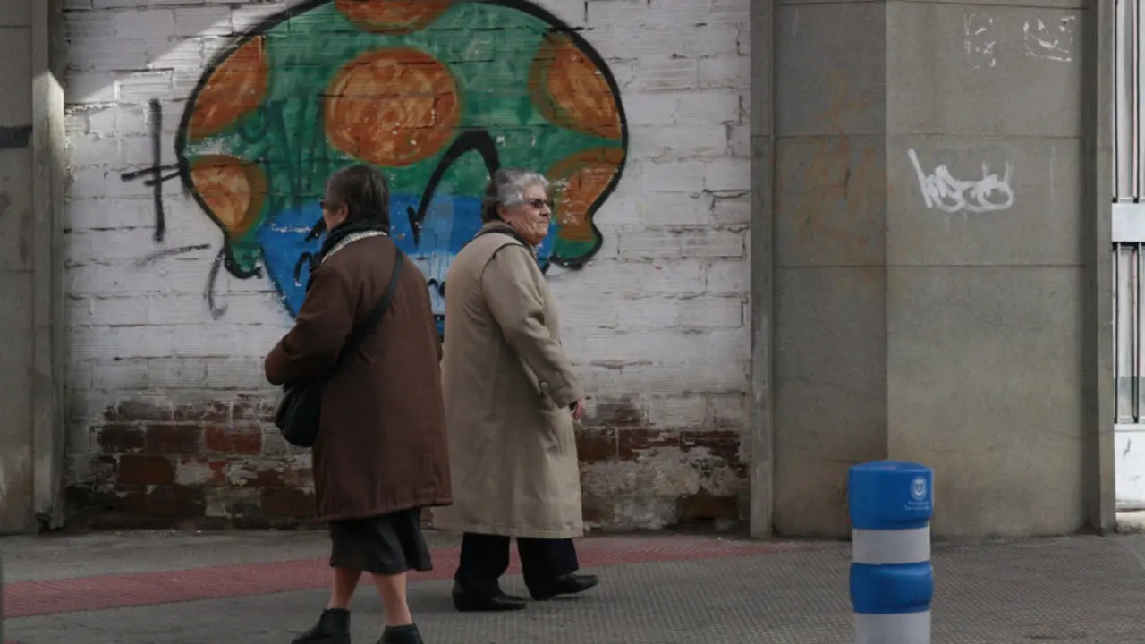 Se&ntilde;oras caminando