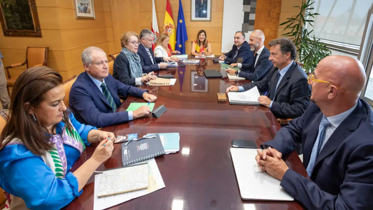 Primera reuni&oacute;n del Consejo de Gobierno presidido por Mar&iacute;a Jos&eacute; Sa&eacute;nz de Buruaga