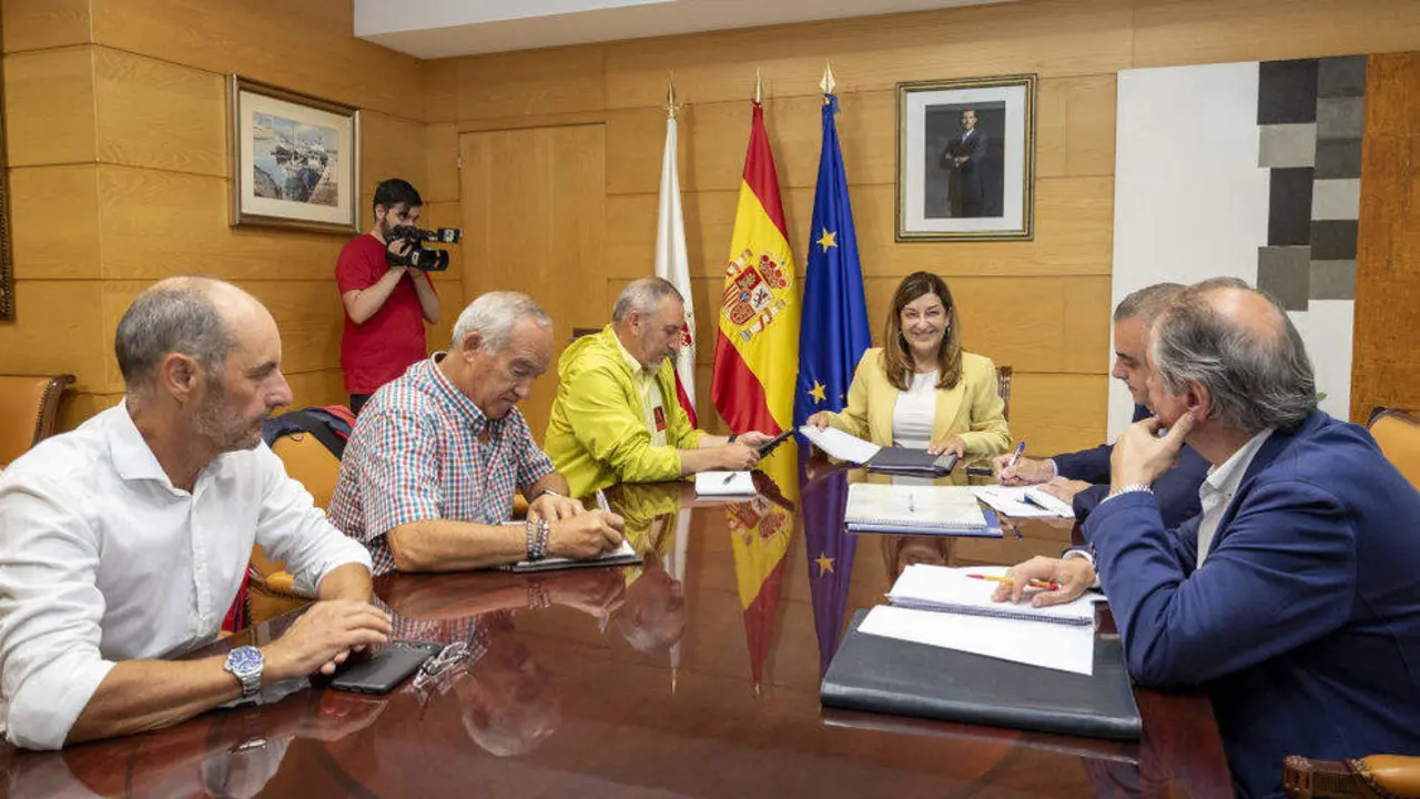 Reuni&oacute;n de Buruaga y Media con representantes de AMA para abordar el problema de los derribos