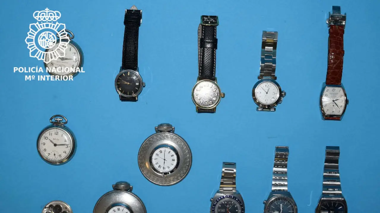 Objetos robados en la Feria de Antig&uuml;edades de Torrelavega