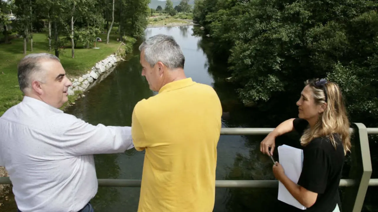 Visita del consejero de Fomento Roberto Media a Mazcuerras