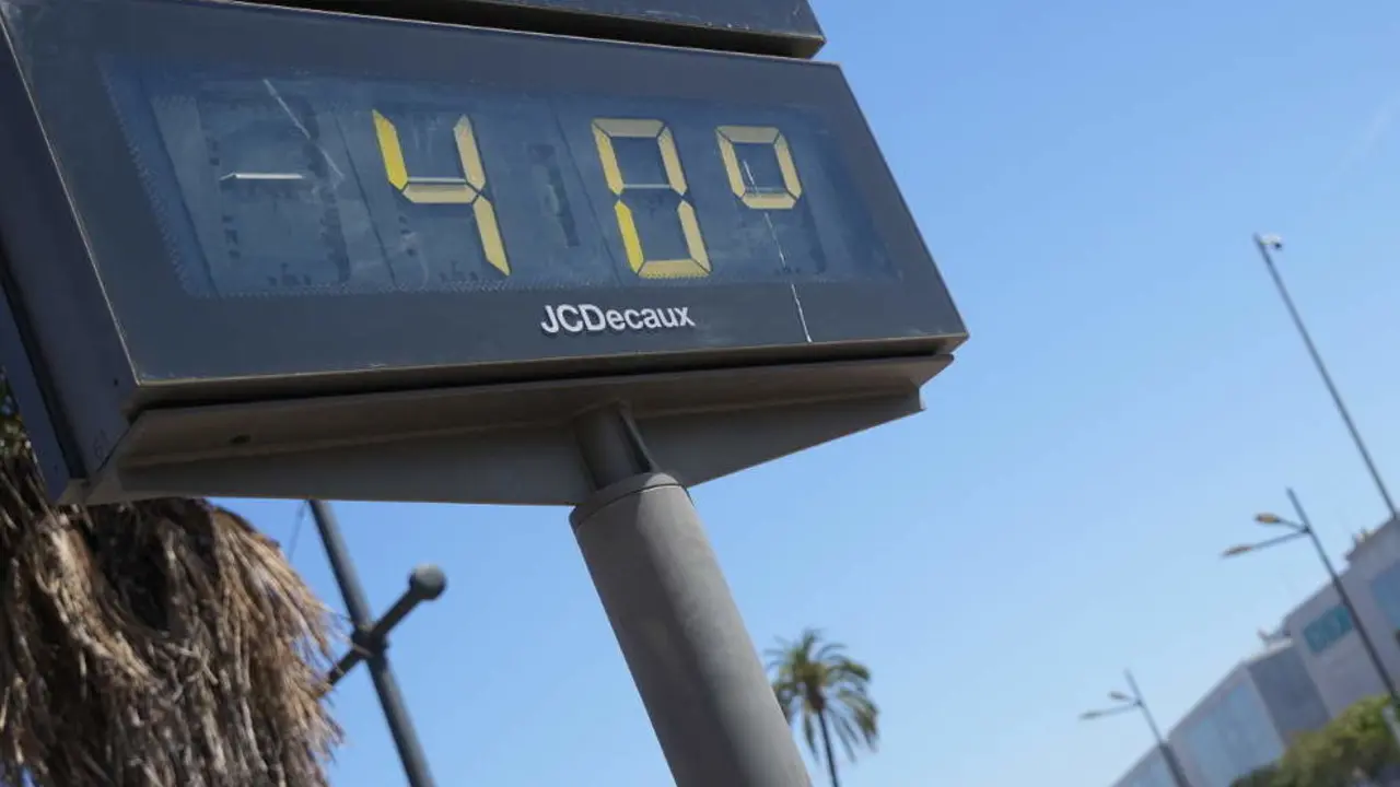 Los term&oacute;metros en Santander superan los 40 grados