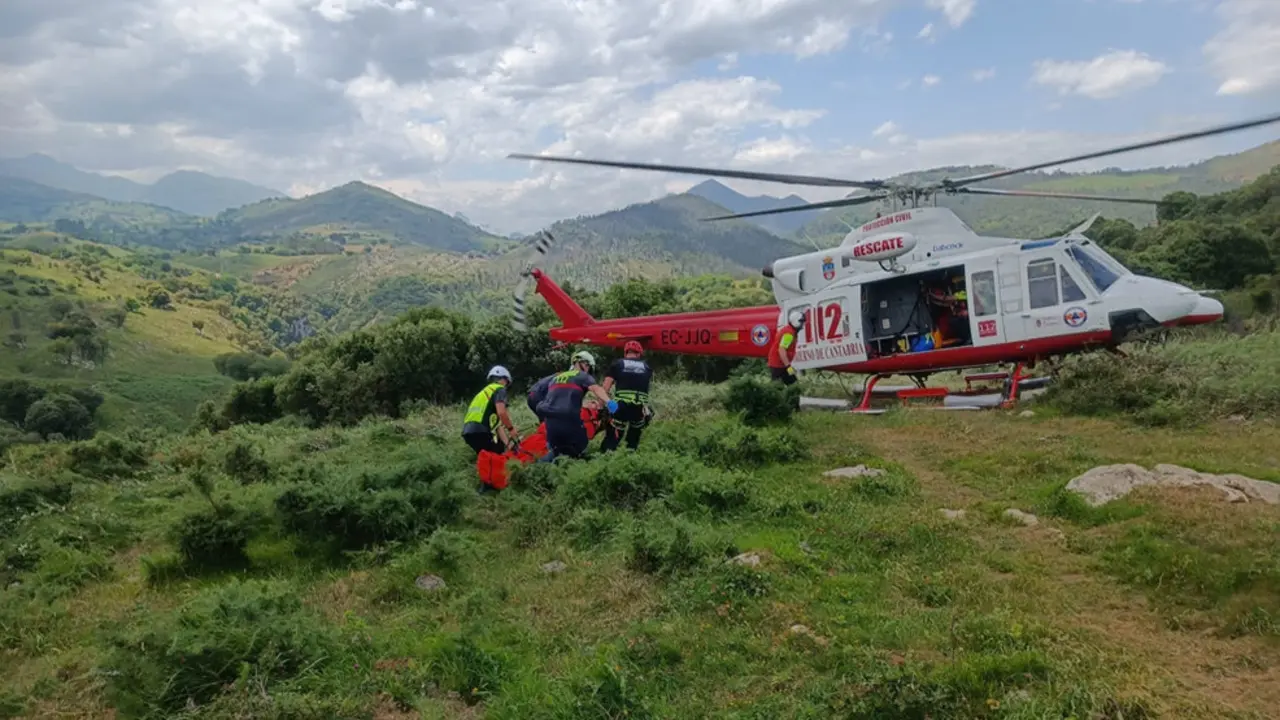 Rescate a un hombre indispuesto en la senda del Nansa 112 01:6:2022