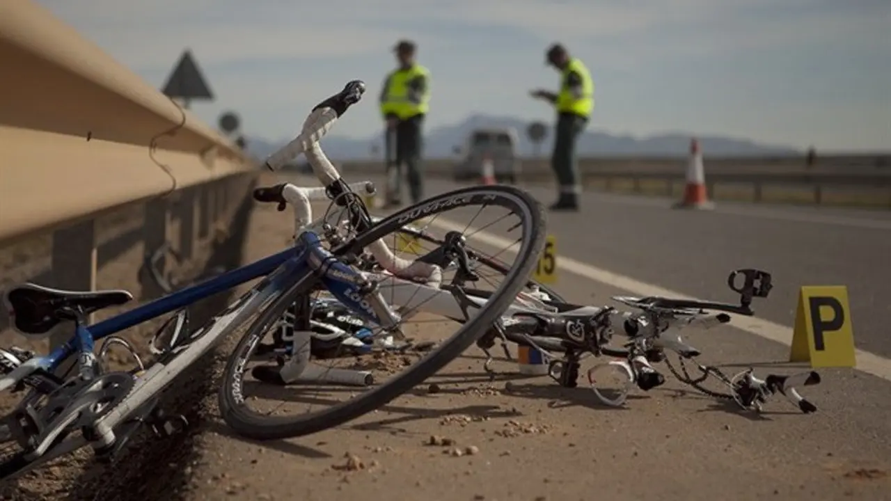 Accidente de un ciclista en carretera | Foto- Archivo
