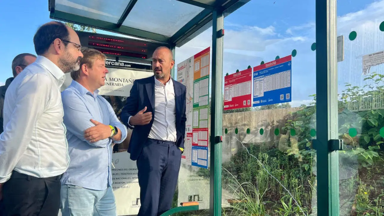 Los alcaldes de Torrelavega y Reoc&iacute;n, Javier L&oacute;pez Estrada y Pablo Diestro, y el primer teniente de alcalde de Torrelavega, Jos&eacute; Luis Urraca