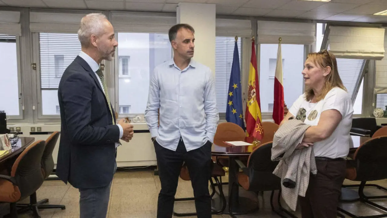 El Consejero de Educaci&oacute;n, FP y Universidades, Sergio Silva, se re&uacute;ne con Gimn&aacute;stica Torrelavega y Asociaci&oacute;n Tolerancia 0 Bullying