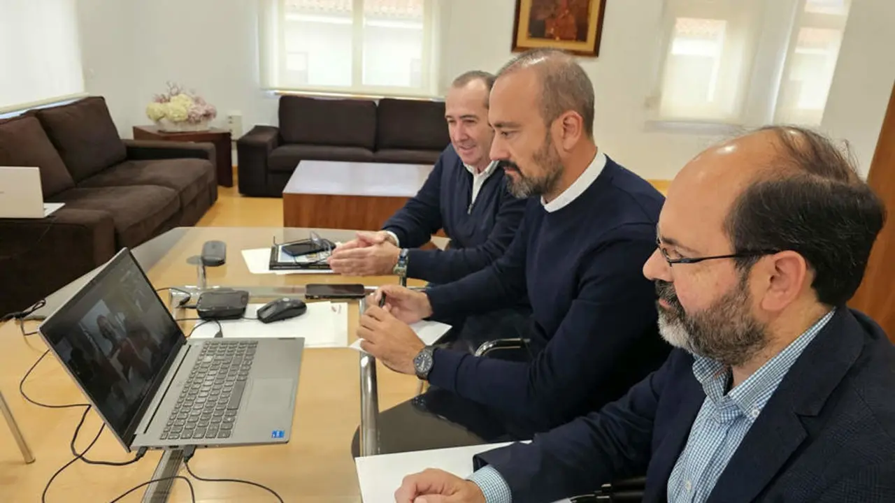 Reuni&oacute;n telem&aacute;tica de la comisi&oacute;n de seguimiento del soterramiento de Torrelavega