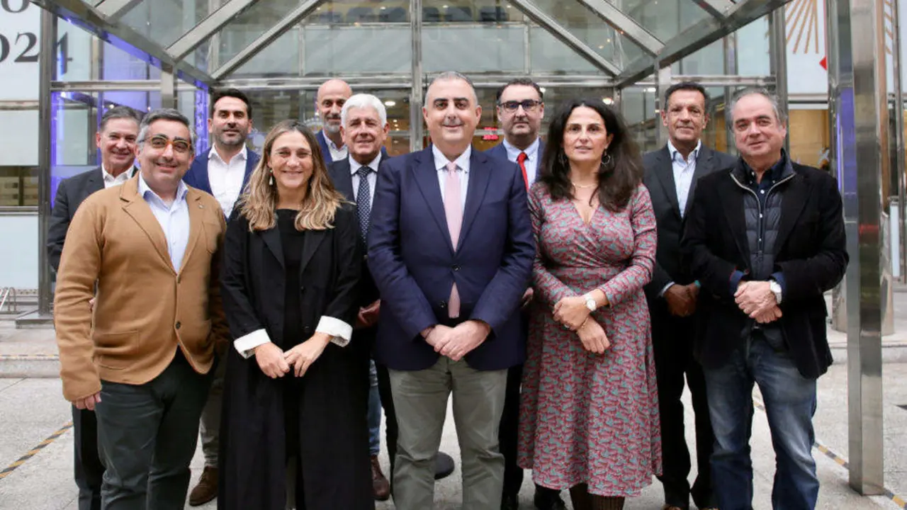 El consejero de Fomento, Ordenaci&oacute;n del Territorio y Medio Ambiente, Roberto Media, y miembros de su equipo presentan los Presupuestos de su departamento para 2024