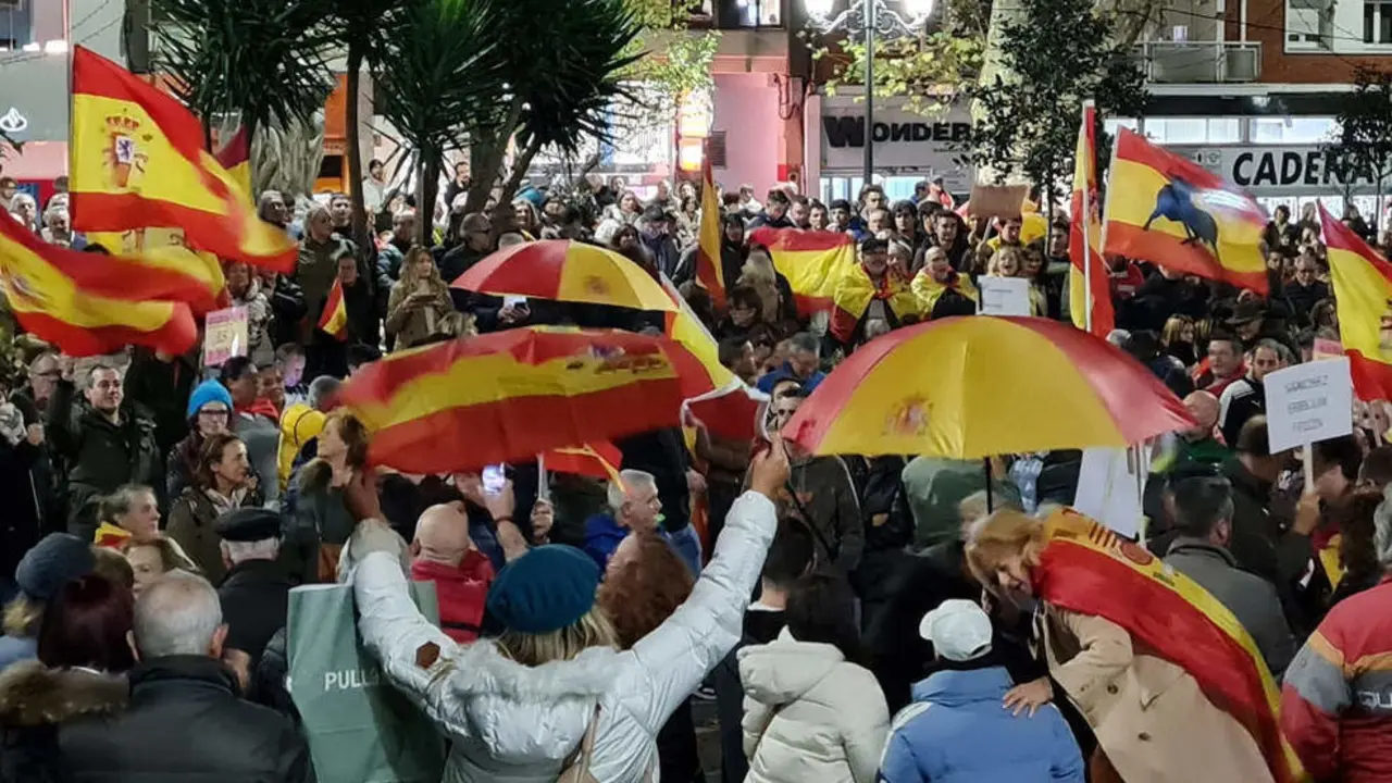 Manifestantes contra la amnist&iacute;a en Santander