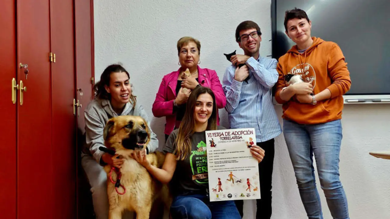 El concejal Borja Sainz y representantes de las protectoras presentan la Feria de Adopci&oacute;n Responsable