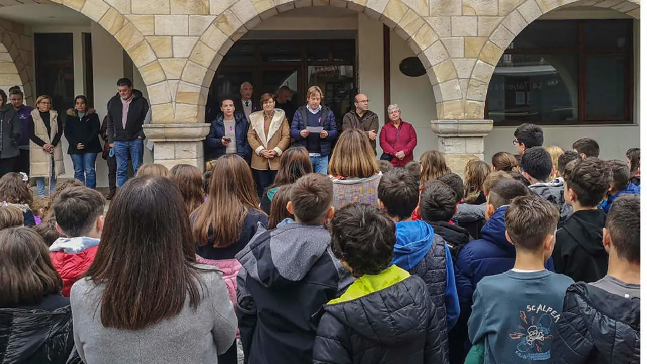 Concentraci&oacute;n por el 25N en Reoc&iacute;n