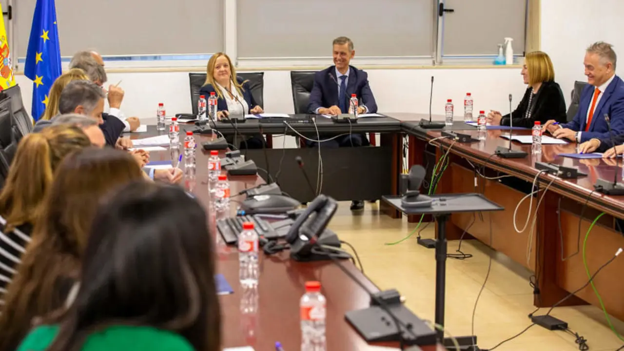 La Consejera de Presidencia, Justicia, Seguridad y Simplificaci&oacute;n Administrativa, Isabel Urrutia, se re&uacute;ne para impulsar un pacto para la Justicia