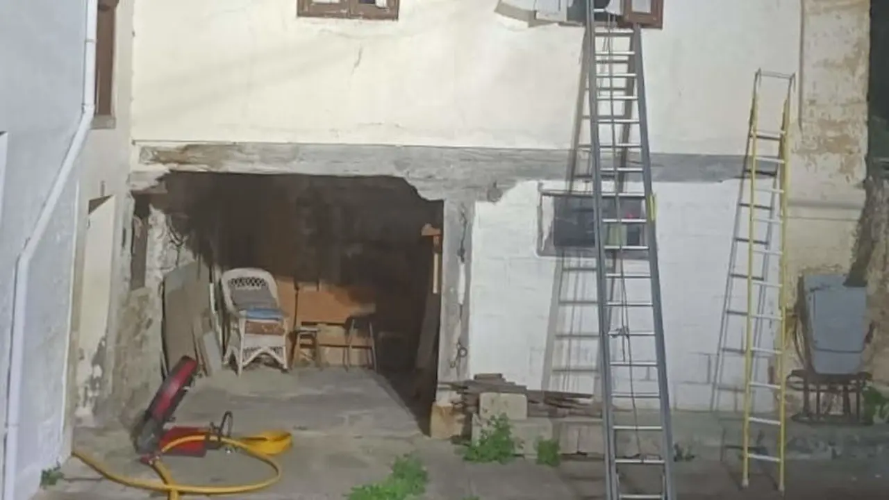 Vivienda incendiada en Heras