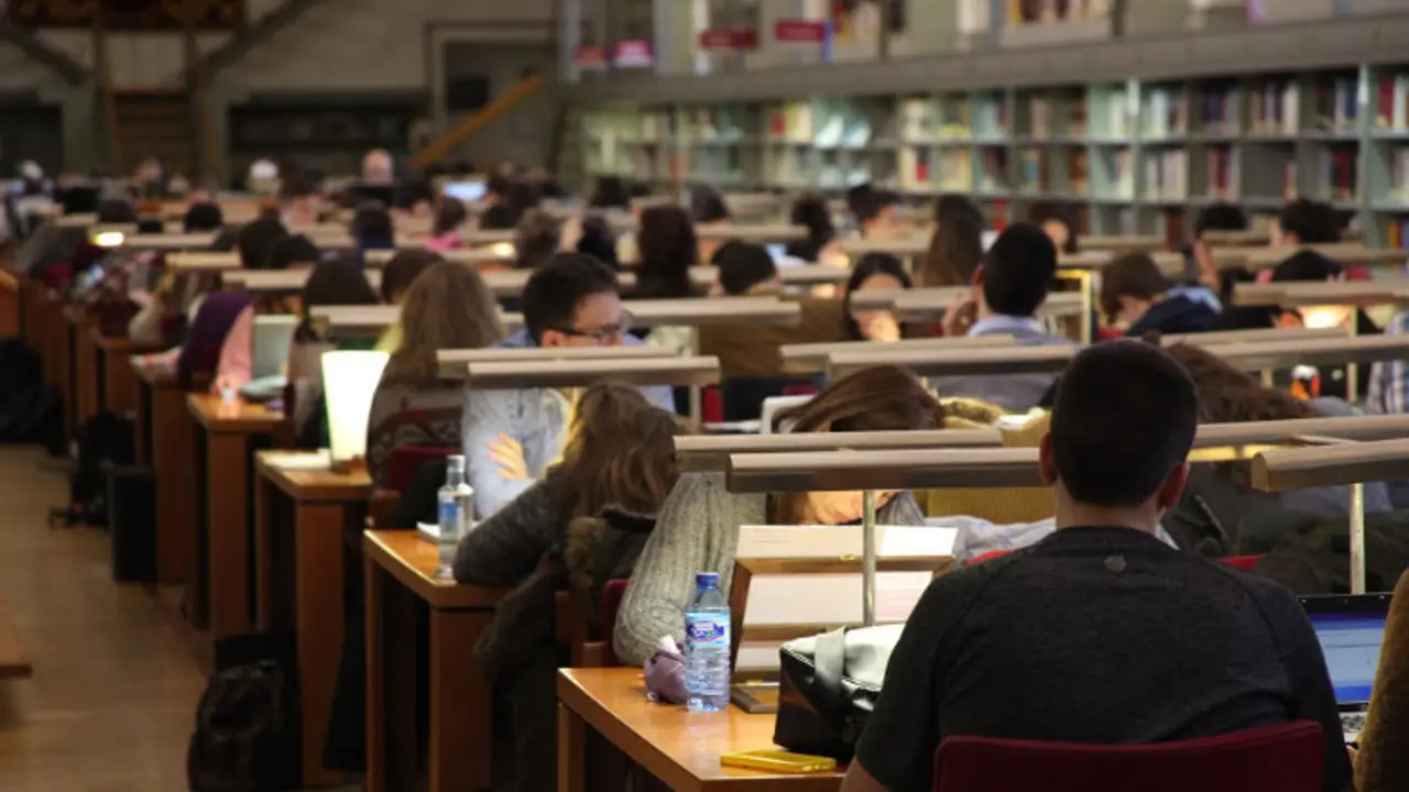 Aprobada la oferta de empleo p&uacute;blico de la Administraci&oacute;n c&aacute;ntabra con 375 plazas