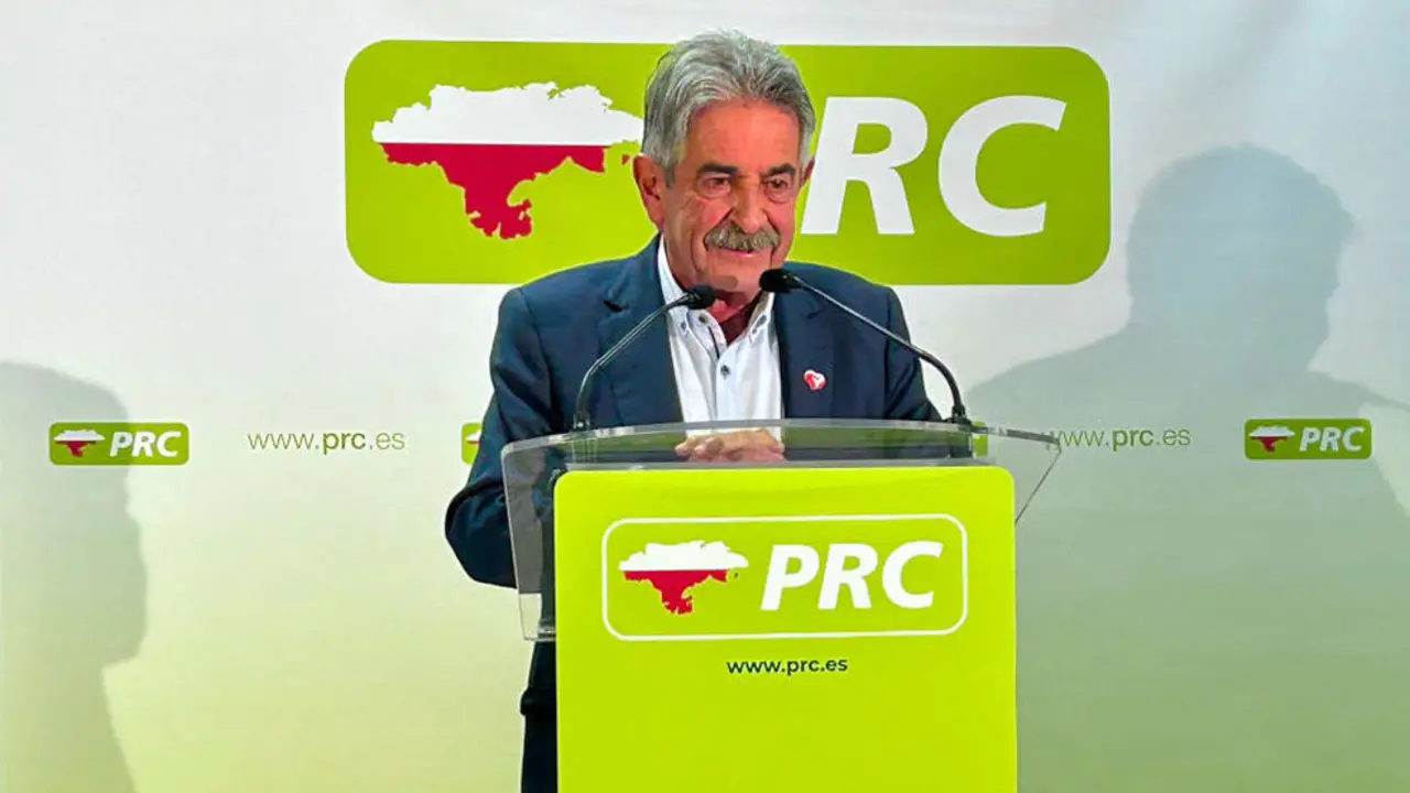 El secretario general, Miguel &Aacute;ngel Revilla, en la comida de Navidad del PRC