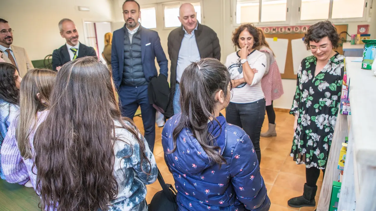 El consejero de Educaci&oacute;n y Formaci&oacute;n Profesional, Sergio Silva, visita el CEIP Ram&oacute;n Men&eacute;ndez Pidal