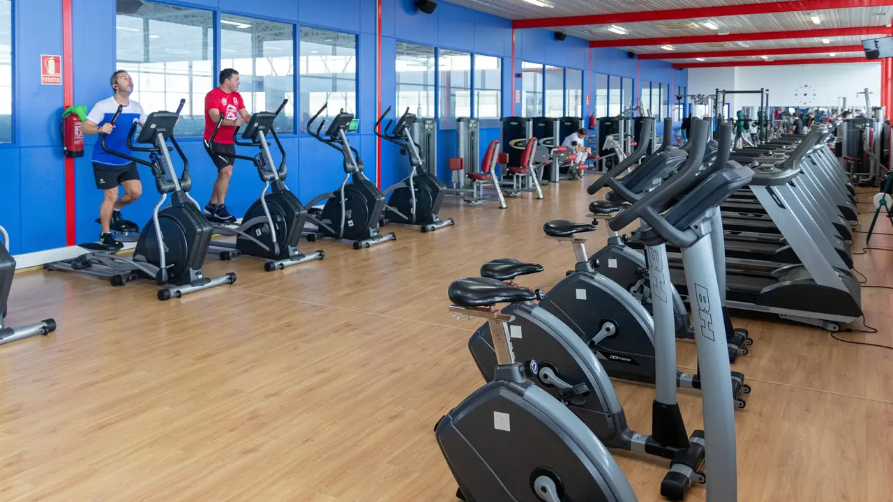 Pabell&oacute;n deportivo de Requejada