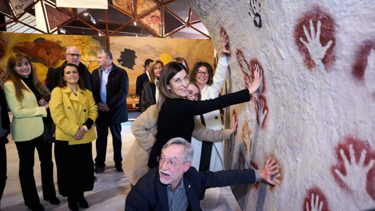  Inauguraci&oacute;n del Centro de Arte Rupestre de Puente Viesgo
