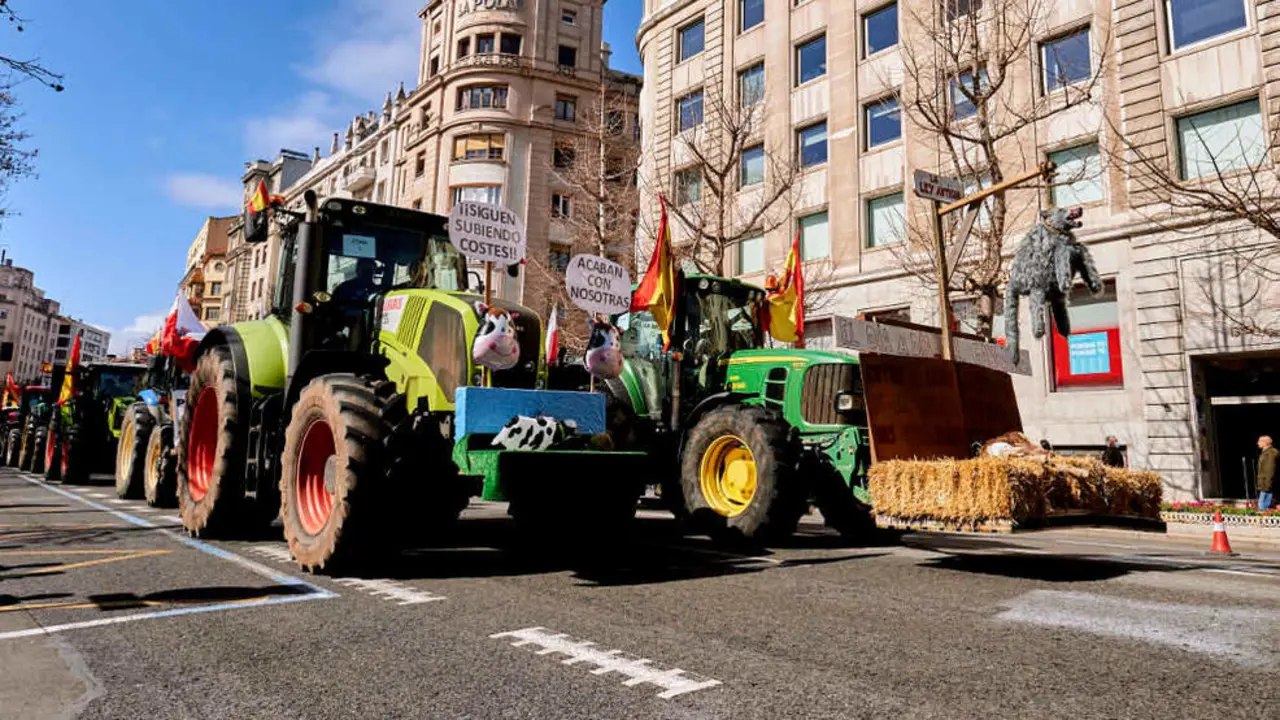Concentraci&oacute;n de tractores en Santander | Foto- Archivo