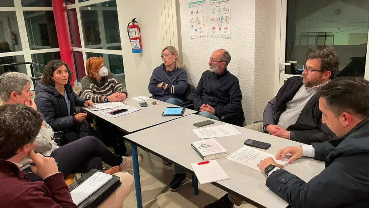 Reuni&oacute;n de colectivos de movilidad con el alcalde de Pi&eacute;lagos, Carlos Caram&eacute;s