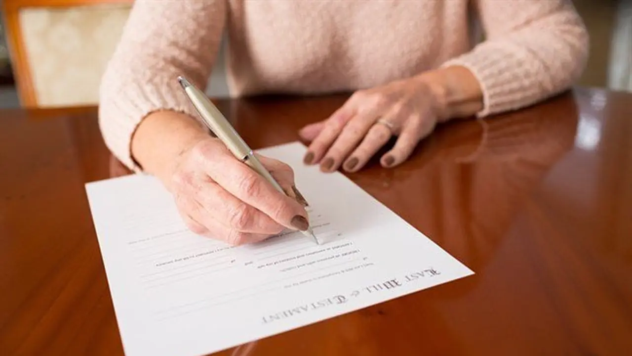 Cantabria bate r&eacute;cord de testamentos vitales de salud con 1.255 en 2023, casi el doble que en 2022