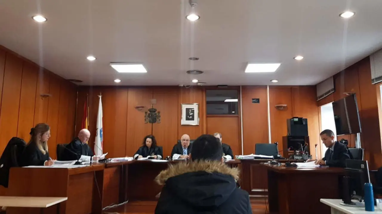 Acusado de abusar de su hijastra desde los siete a los 17 a&ntilde;os, en el juicio contra &eacute;l en la Audiencia Provincial
