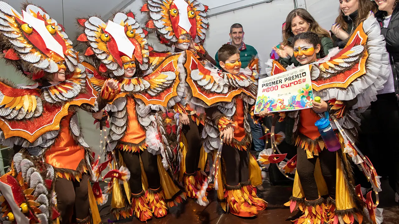 El grupo 'Ululando en la noche', ganador del Concurso de Disfraces de Cartes
