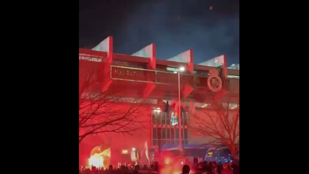 As&iacute; fue el espectacular recibimiento que llev&oacute; en volandas al Racing en la victoria ante el Espanyol