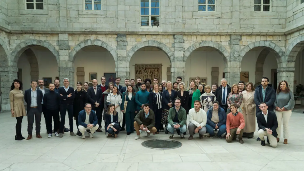 Jornada "Di&aacute;logo joven Europa" en la sala polivalente del Parlamento de Cantabria