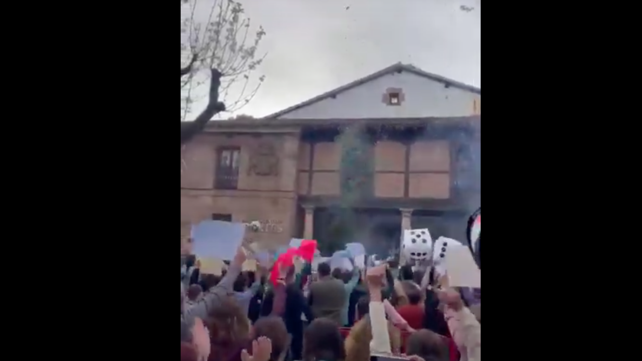 Cartes graba el v&iacute;deo para su candidatura al Grand Prix