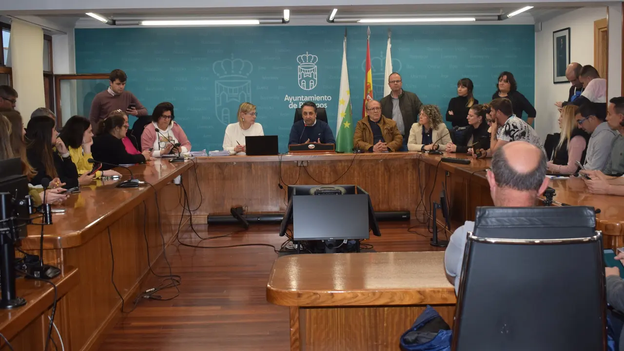 Reuni&oacute;n del Ayuntamiento de Pi&eacute;lagos y las pe&ntilde;as de las fiestas