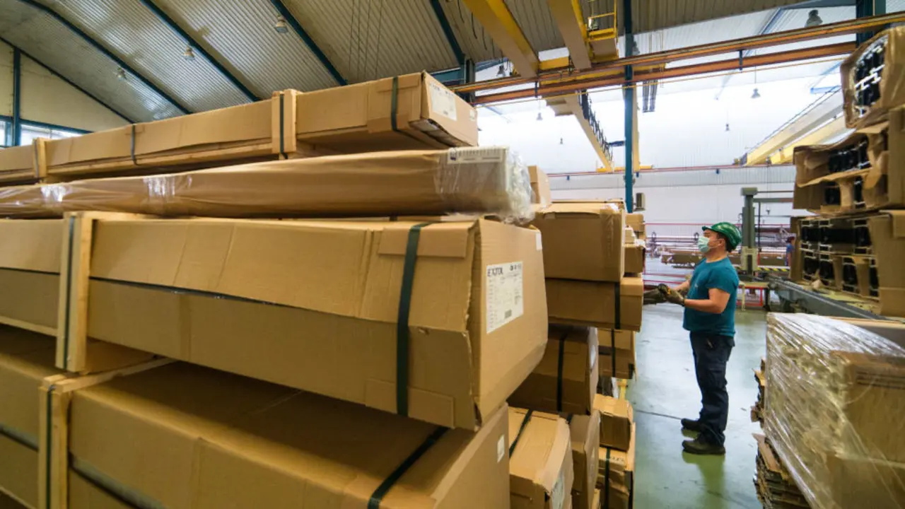 Un trabajador durante su jornada laboral