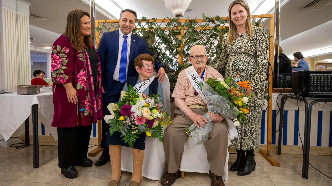 Homenaje a las dos personas m&aacute;s longevas de Pi&eacute;lagos