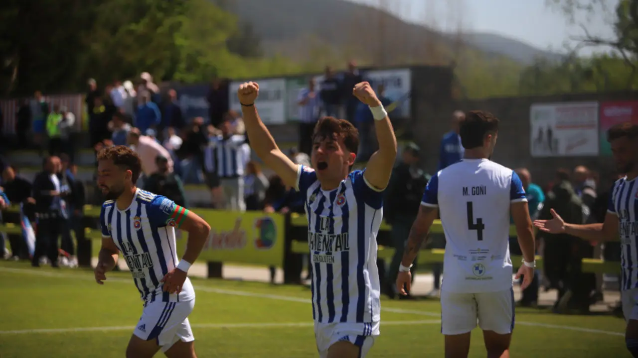 La RS Gimn&aacute;stica durante un partido | Foto- N&eacute;stor Revuelta Zarzosa