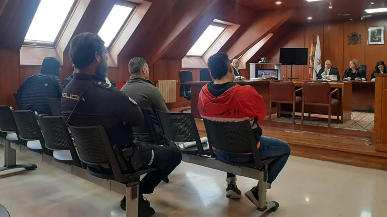 Juicio a cuatro acusados de traficar con drogas en Torrelavega